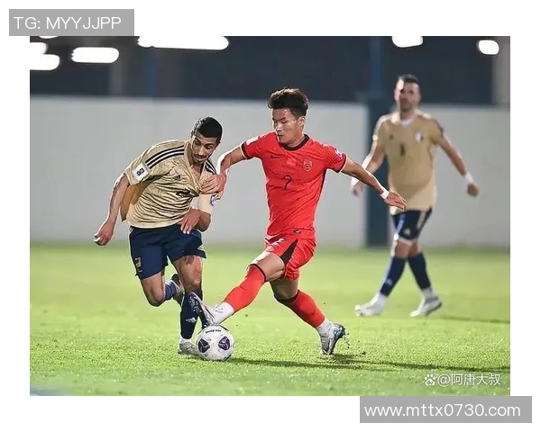 足球明星激情扔球衣瞬间引发球迷热议背后的故事与情感